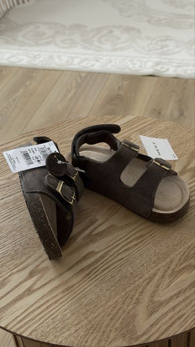 Сандалі Босоніжки
