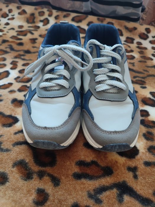 Зимние женские кроссовки