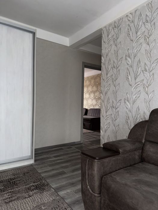 Здам подобово 3-кімнатну картиру.