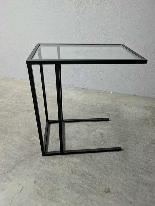 Mesa de Apoio Lateral de Sofá (Metal Preto e Vidro)