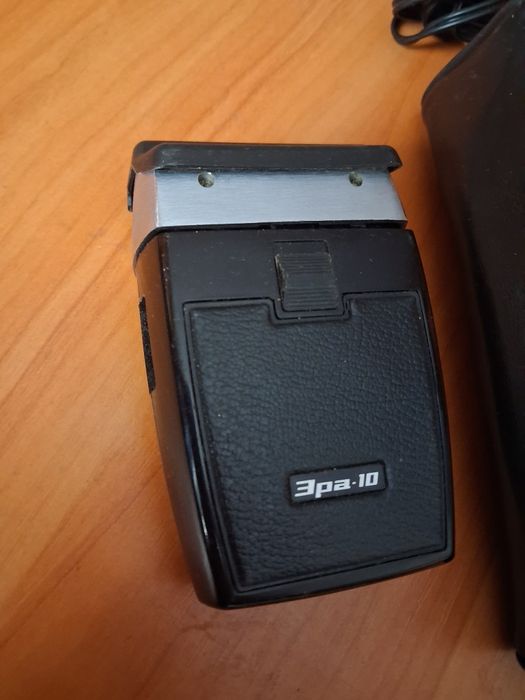 Продаются  две бритвы.