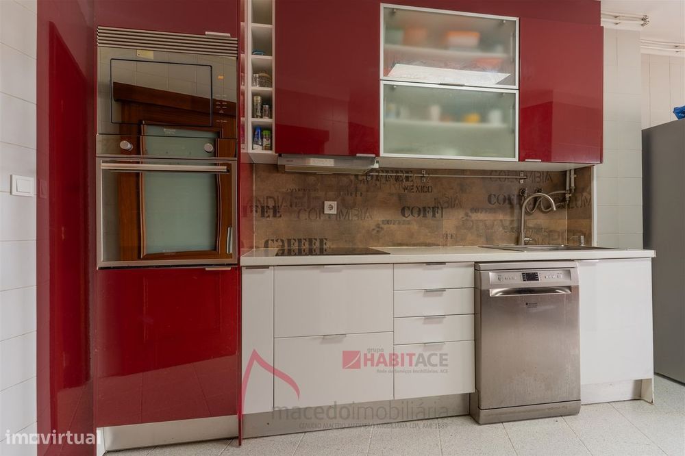 Apartamento T4 Mobilado à Venda em São Vicente, Braga
