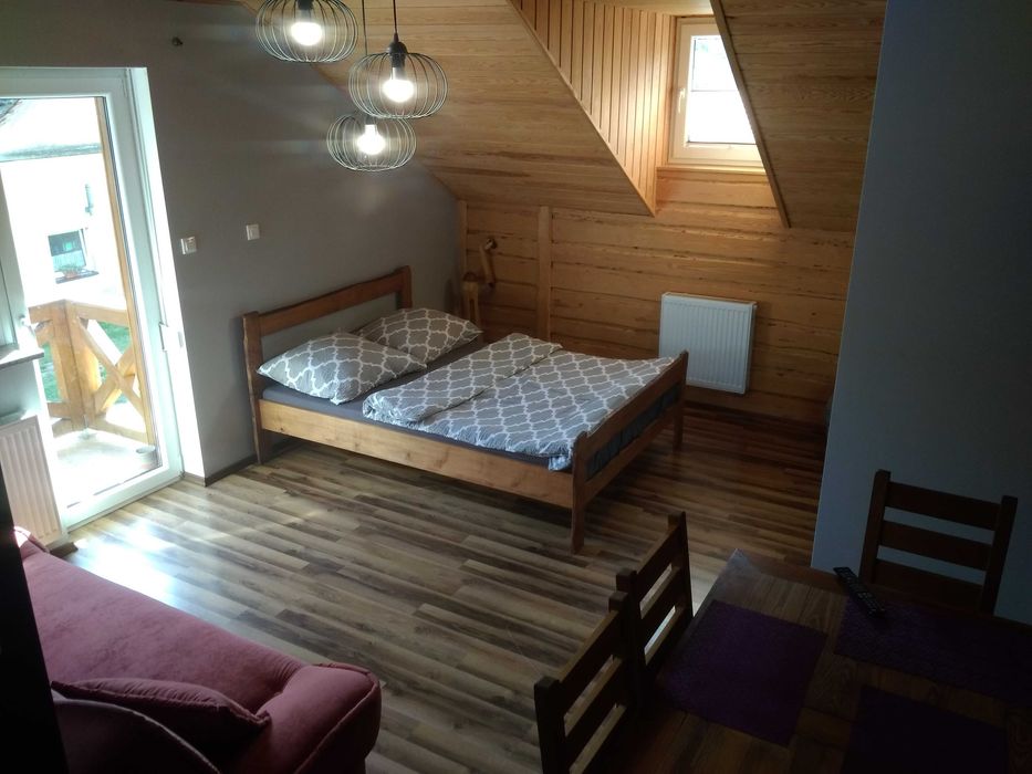 domek nad jeziorem- apartament dla 4 osób , łodki kajaki pomosty plaża