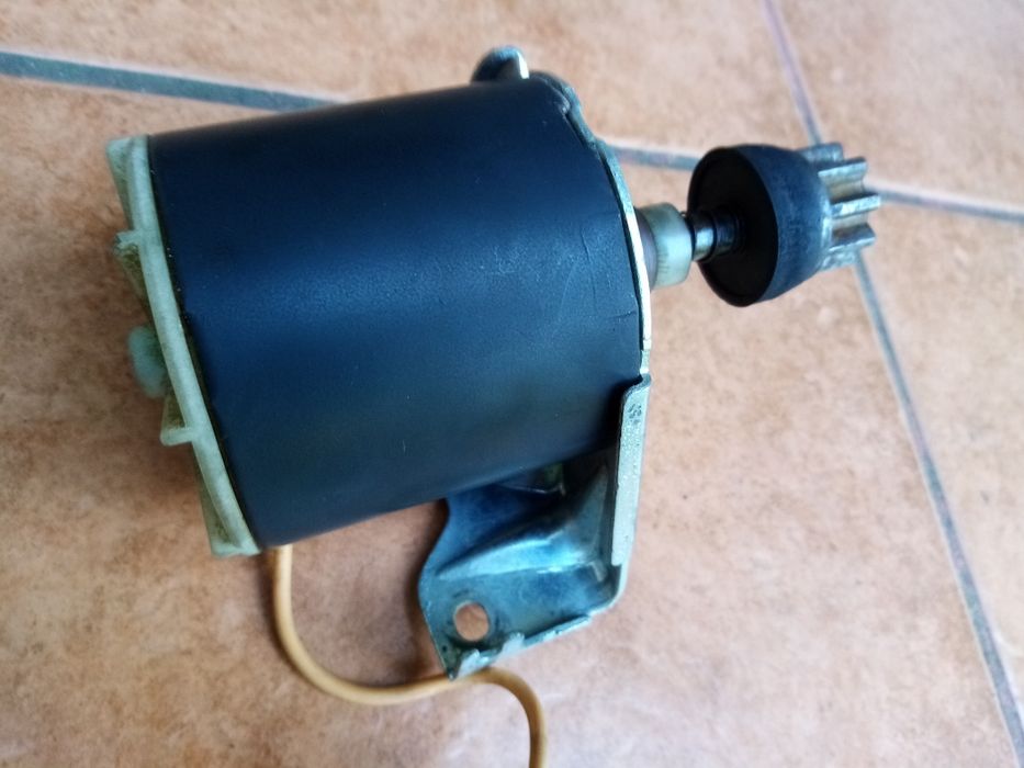 Rozrusznik do kosiarki 12v