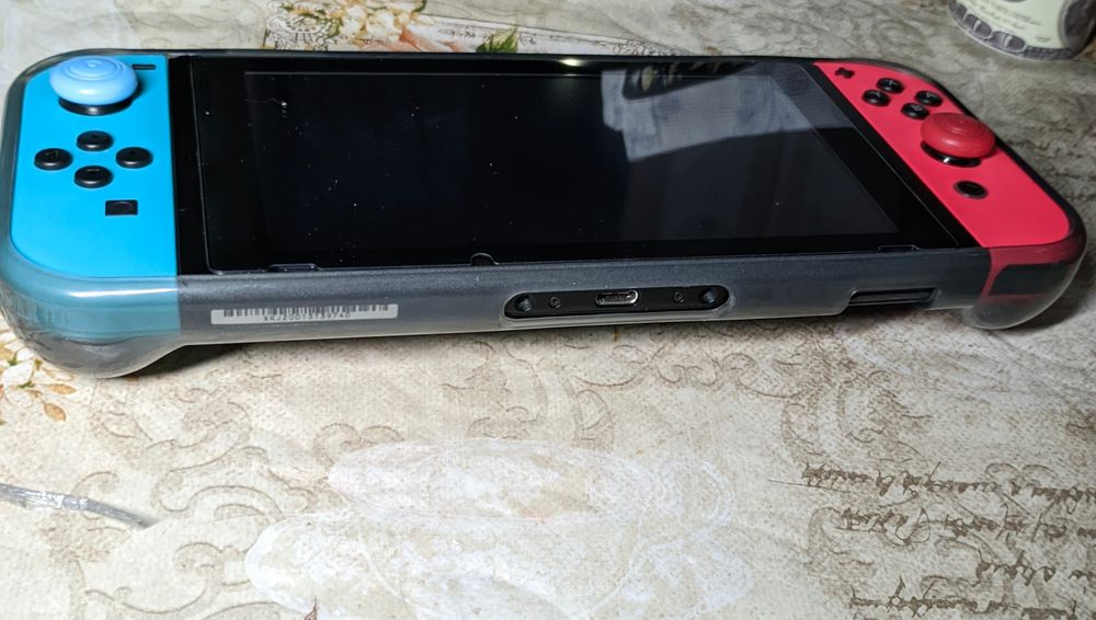 Продам Nintendo Switch V2 rev2 256gb с играми.