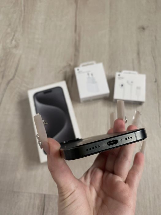 iPhone 15 pro 256 гб Black Titanium