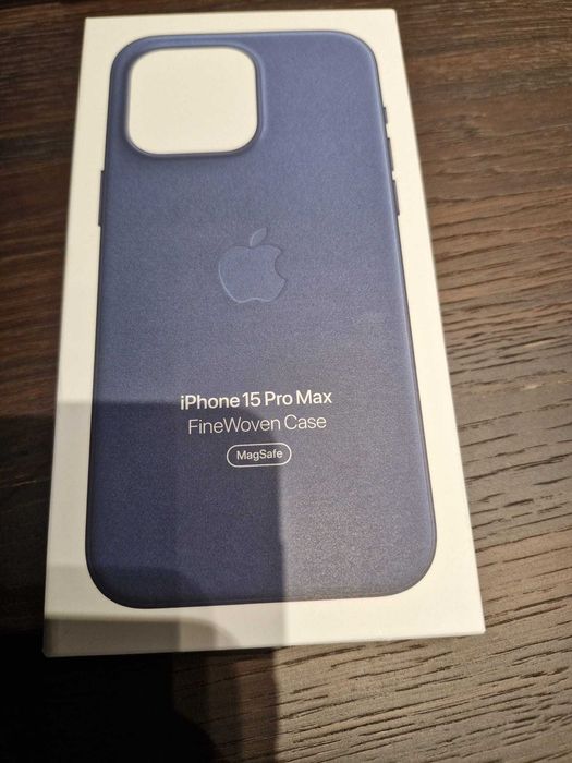 Sprzedam etui na iPhone 15 Pro Max FineWoven Case