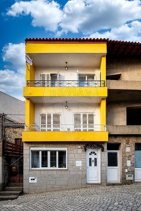 Moradia T5 para venda