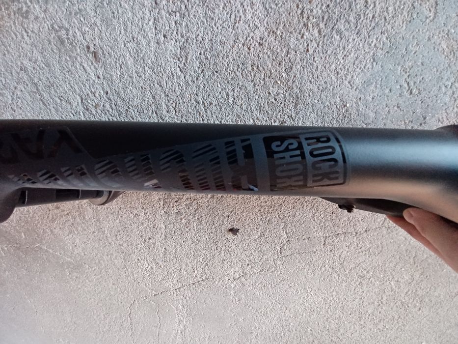Suspensão BTT RockShox YARI RC 27.5