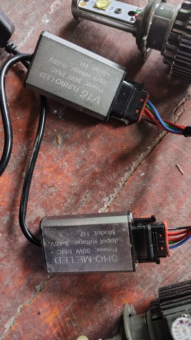 Лампи  в авто V 16 Led TURBO.