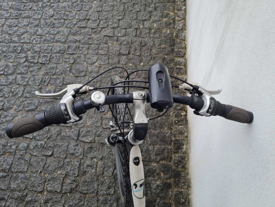 B'Twin 7 - Bicicleta Híbrida / Passeio com suspensão Total