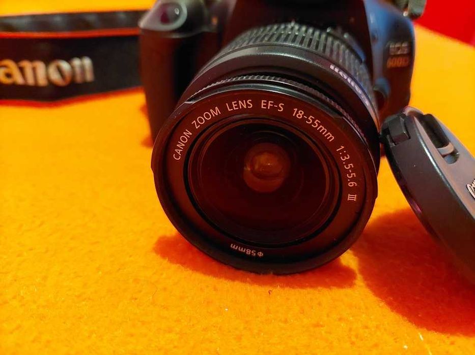Máquina Fotográfica Canon EOS 600D Reflex - LER ANÚNCIO