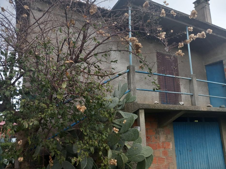 Vende-se Casa com Anexos e Quintal. APROVEITE AGORA.