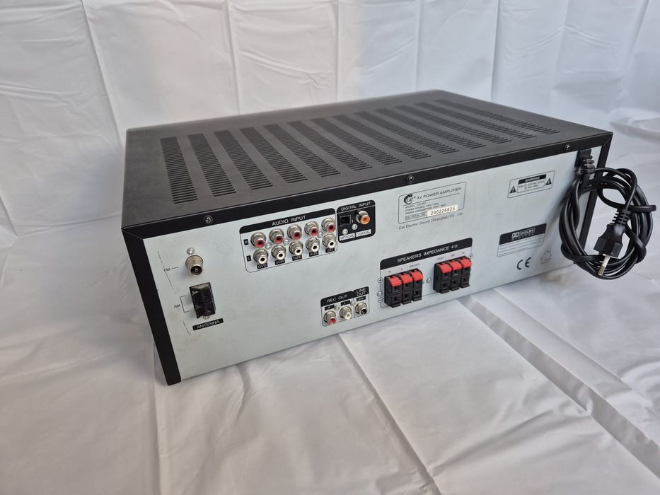 CAT CS-907 amplituner