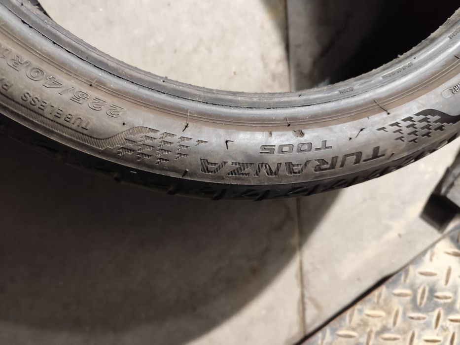 Pneus 225/40r19 Bridgestone Turanza T005 65% piso