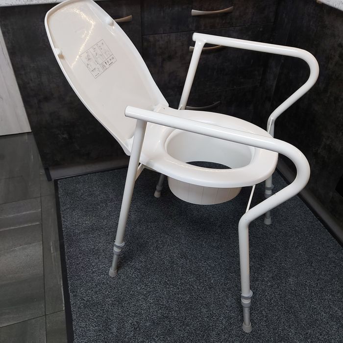 Krzeslo toaletowe / nasadka podwyższająca na sedes do 160kg. SWERECO