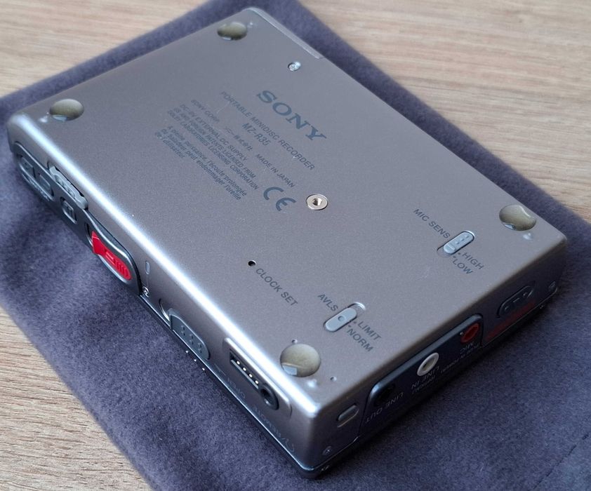 Sony MZ-R35 + akcesoria