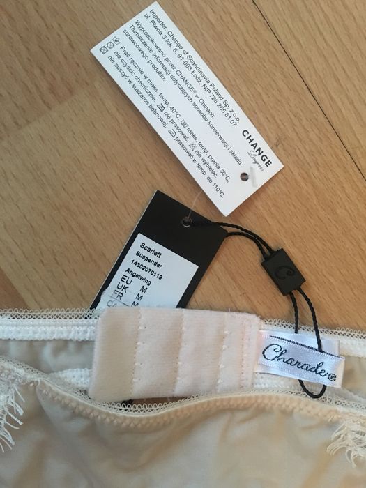 Pas do pończoch. M. Nowy