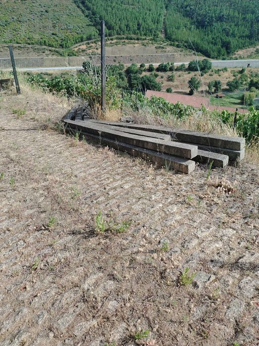 Venda de esteios ( postes em cimento)