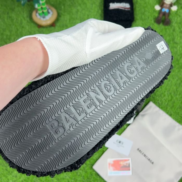Тапки баленсіага balenciaga slippers 43 розмір останній по знижці, обнова 15.07