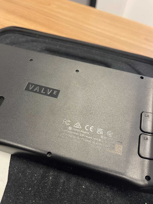 Консоль Valve Steam Deck 256GB Black Б/У