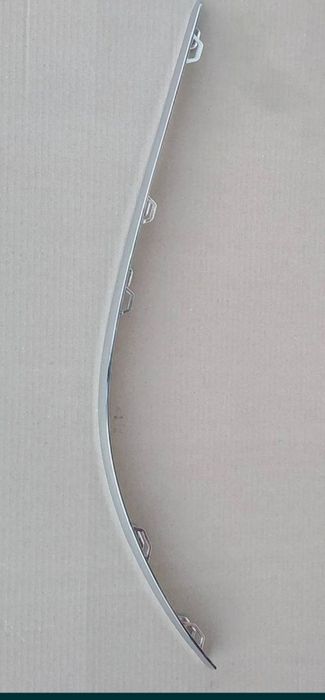 Молдинг заднього бампера VW Passat b7 eur універсал