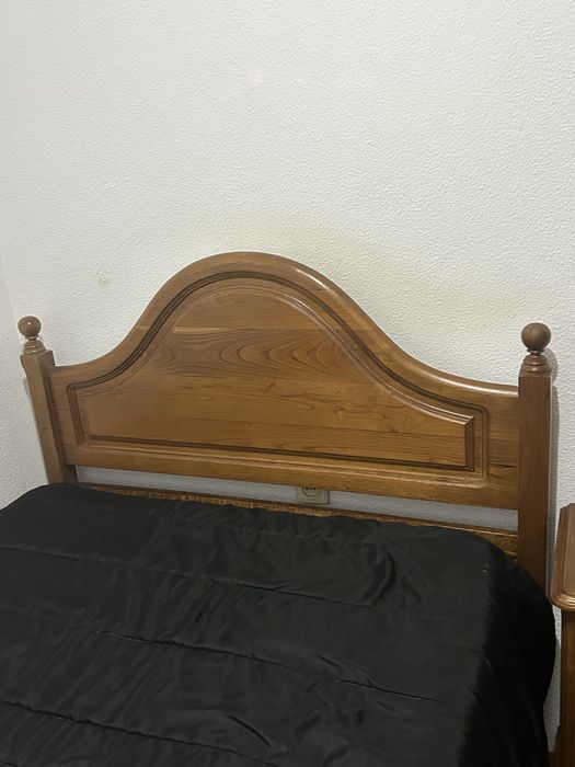 Mobilia de Quarto de Solteiro em Madeira