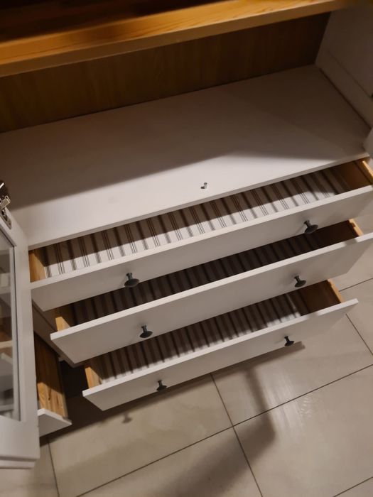 Dwie witryny Hemnes biała bejca dostawa z wniesieniem