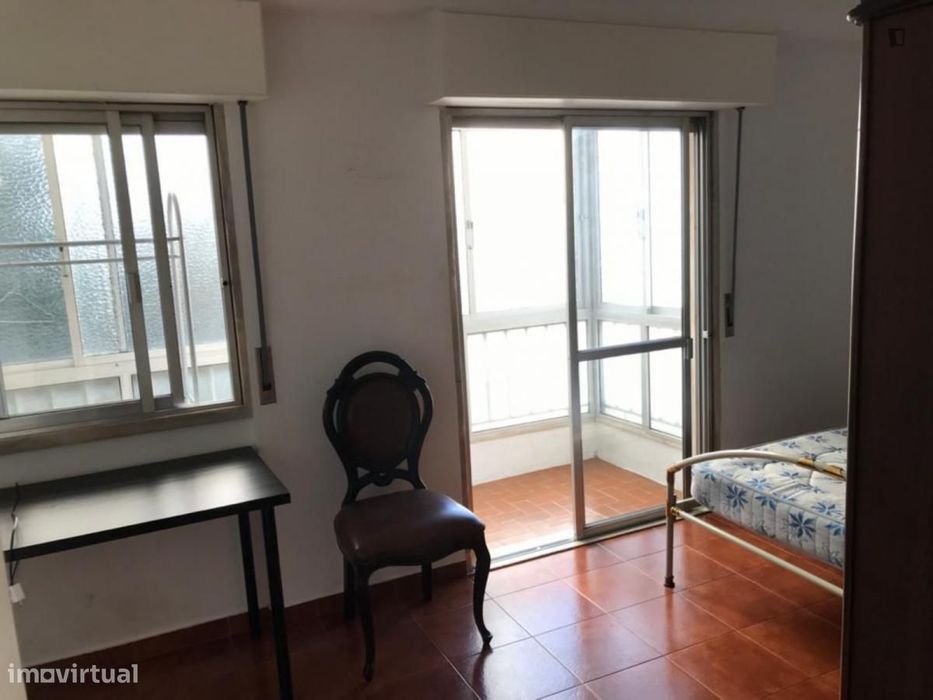 Quarto - localizado em Lisbon
