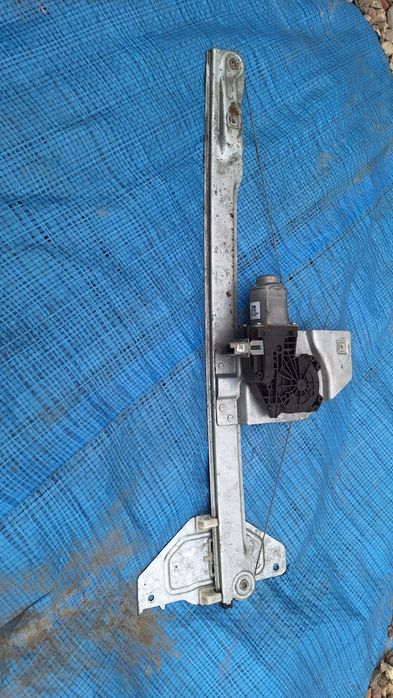 Podnośnik szyby prawy Berlingo Partner 2008-