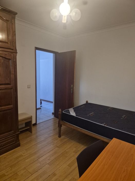 Quarto para arrendar