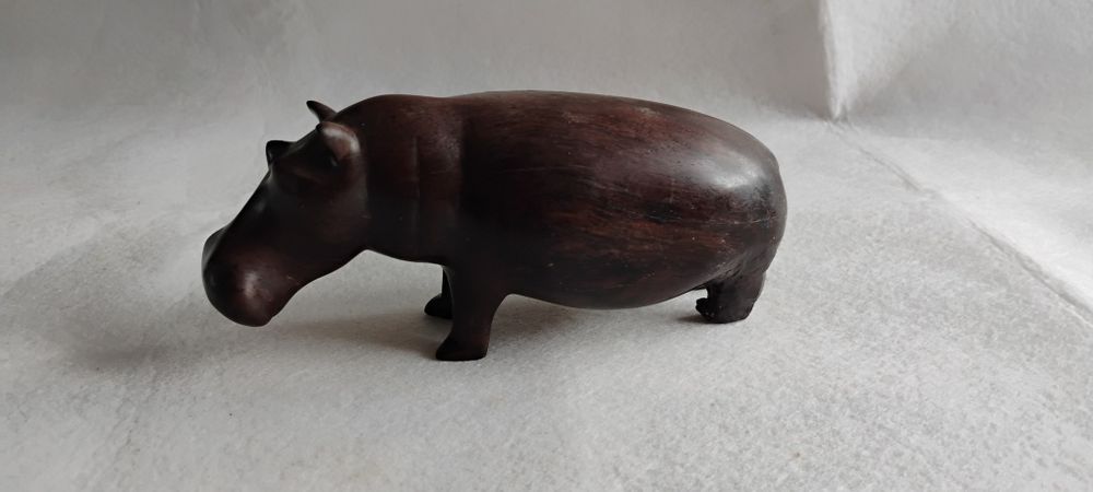 Hipopotam z drewna