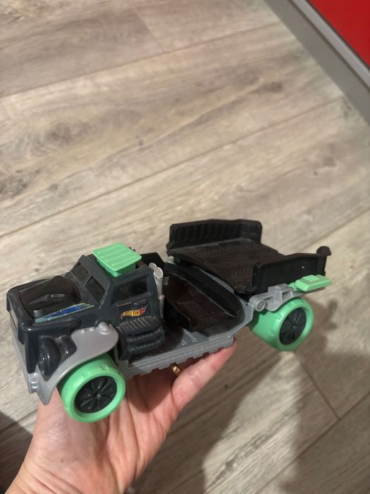 Машинки Hot Wheels