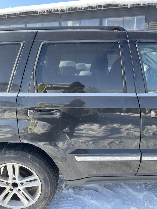 Двері задні праві Jeep Grang Cherokee WK 2004-2010