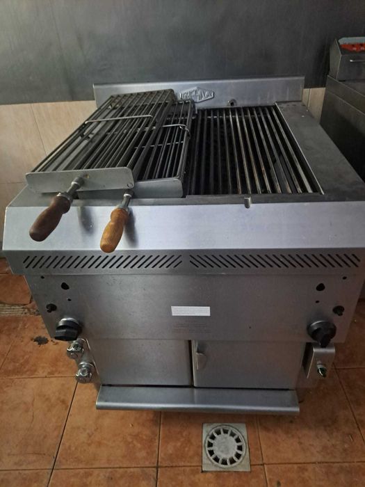 Grelhador Gresilva com Grelha e Espetos a Gás