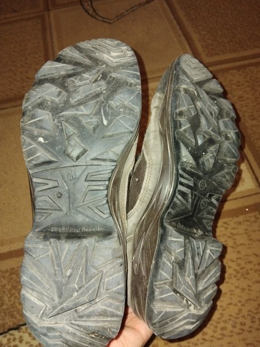 Продам зимнюю обувь