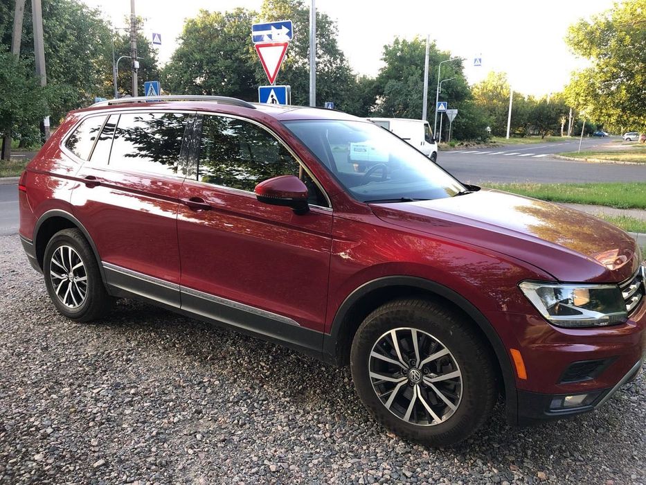 Volkswagen Tiguan Allspace 2018 пробег 40000 км.