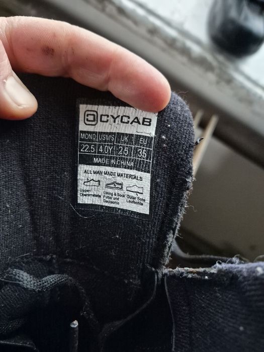 Продам лижні чоботи