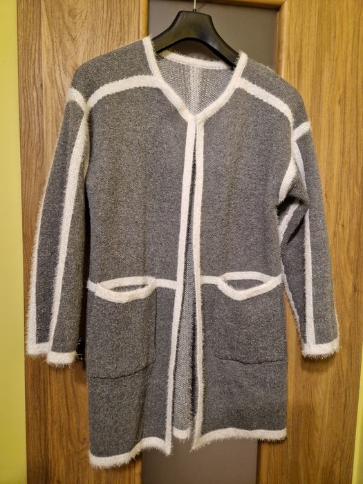 Długi ciepły sweter damski