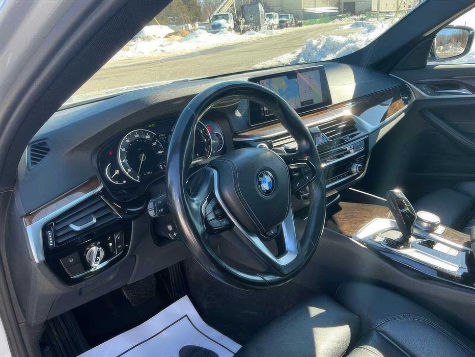 BMW 5 Series      2018