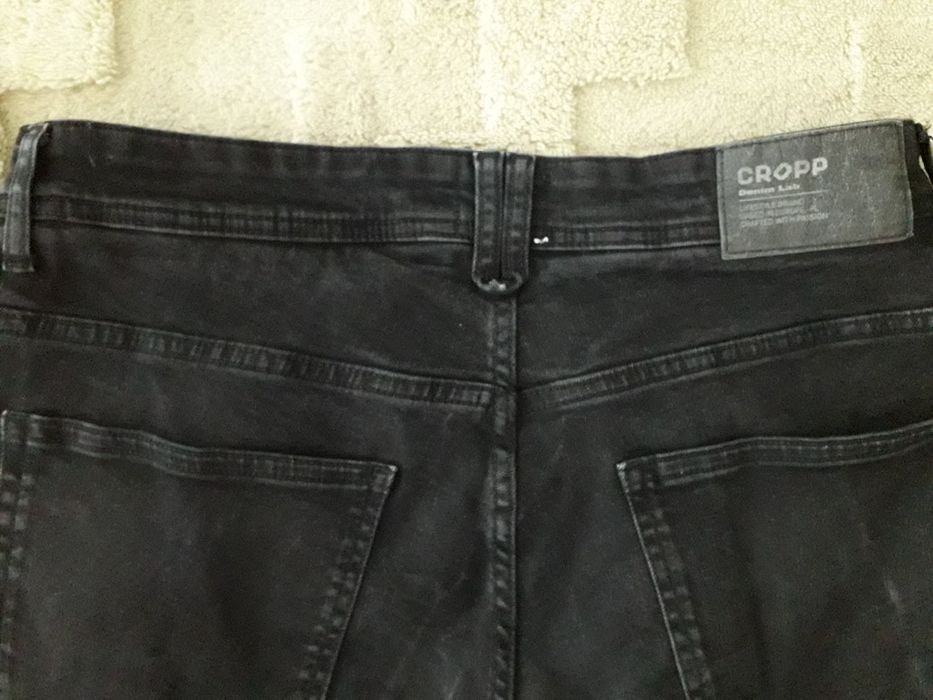 Джинси чорного кольору