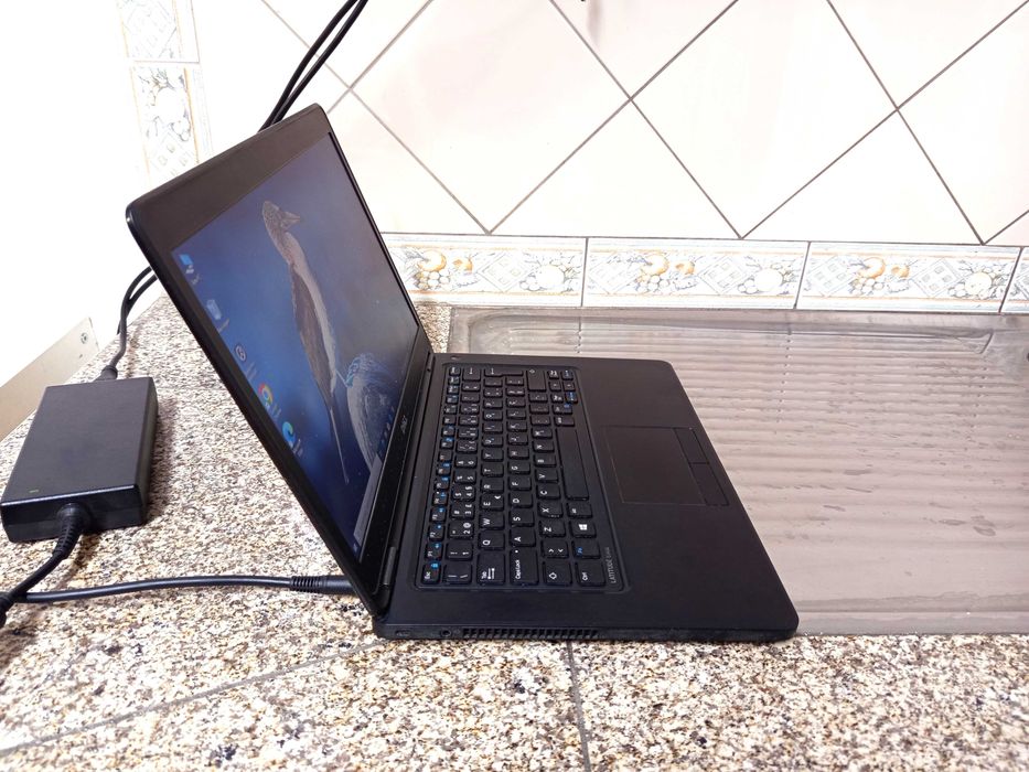 DLLE core i5-5300U,Nvidia 830M 2GB,Ram 8GB