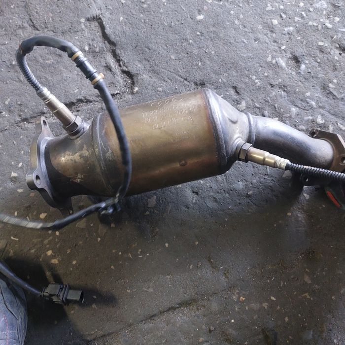 Katalizator Audi A4 B7 2.0 TFSI