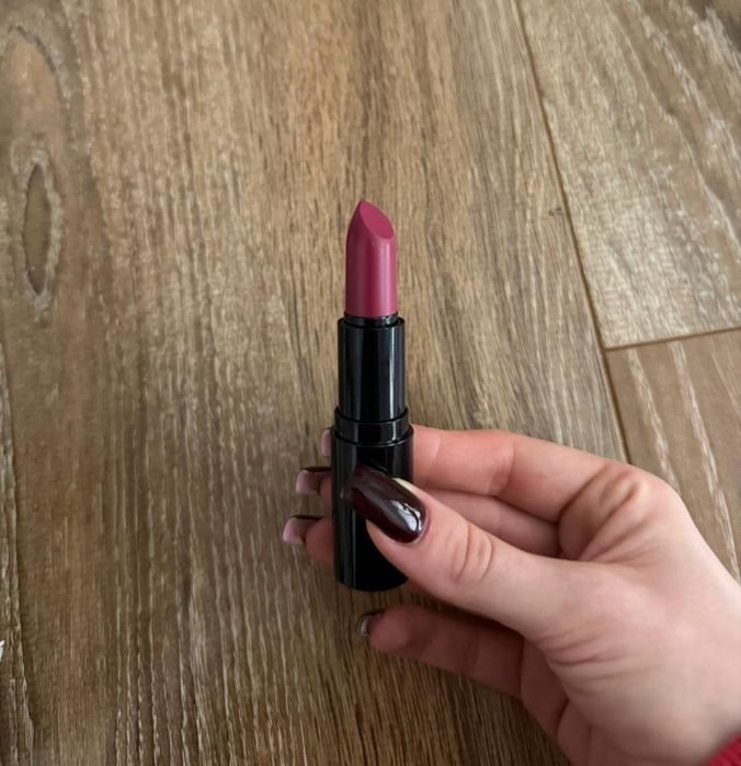 The lipstick m pomadka szminka bordowa fioletowa