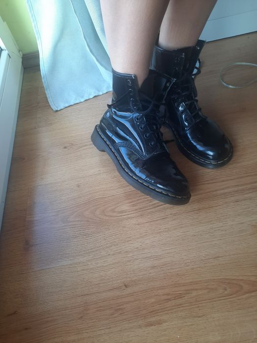 Martensy lakierowane 40