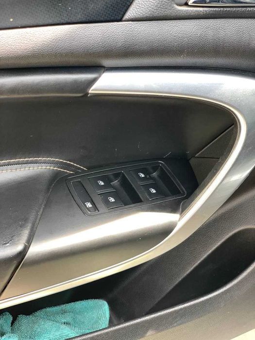 Автомобіль Інсігнія 2013