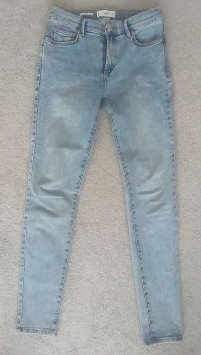 Spodnie jeans mango