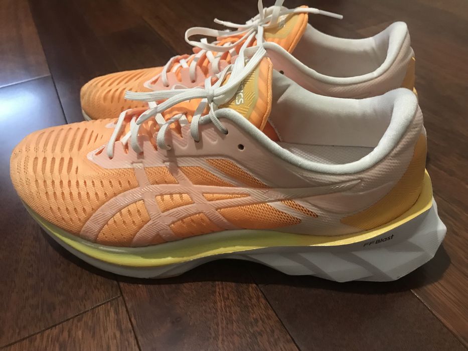 Asics NOVABLAST orange