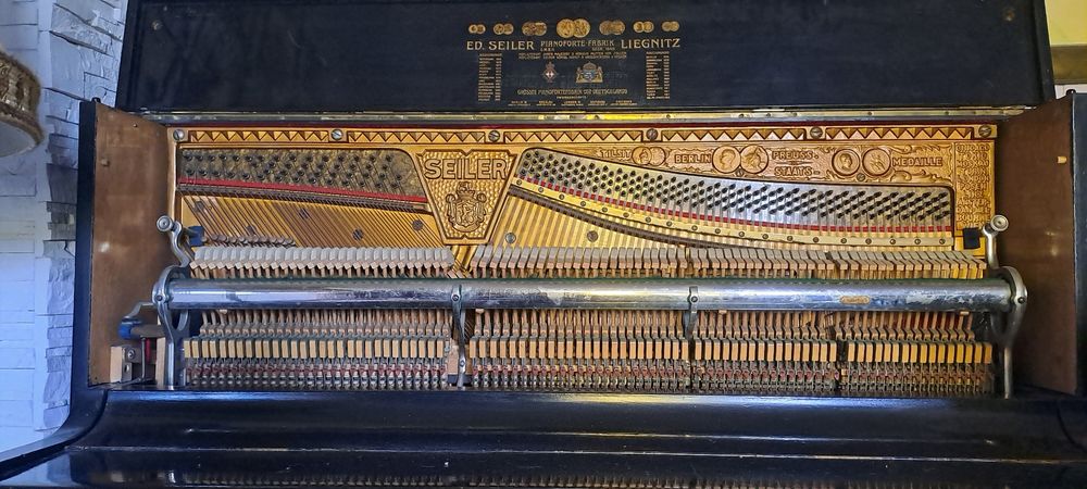 Pianino koncertowe Seiler