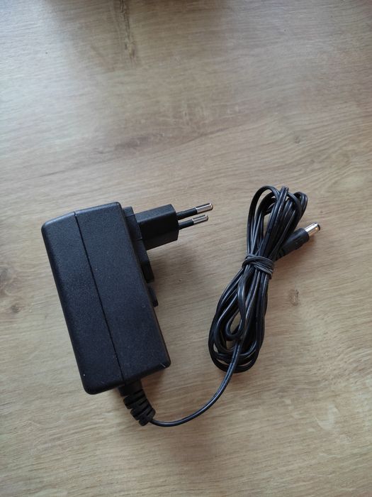 Zasilacz do instrumentów klawiszowych